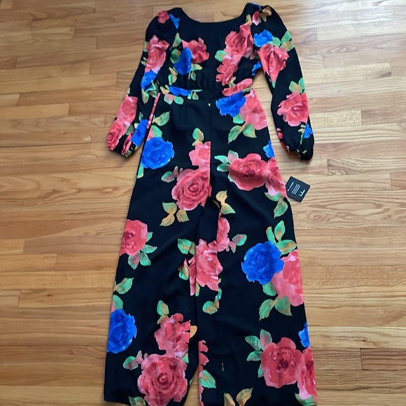 Lulus true bloom Black Floral Print Long Sleeve Jumpsuit size S NWT - Picture 3 of 5